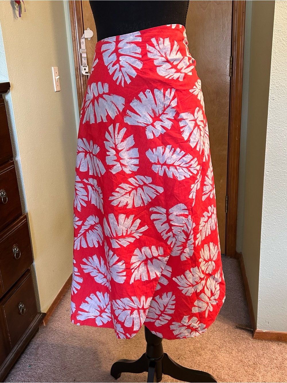Maui Beach Club vintage wrap skirt midi red with palm print OSFM beach resort
